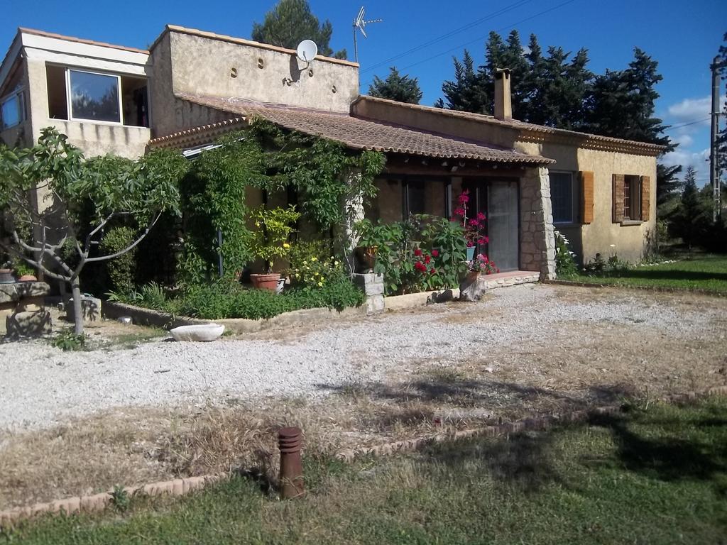 B&B Le Petit Frigouye Рошфор-дю-Гар Экстерьер фото