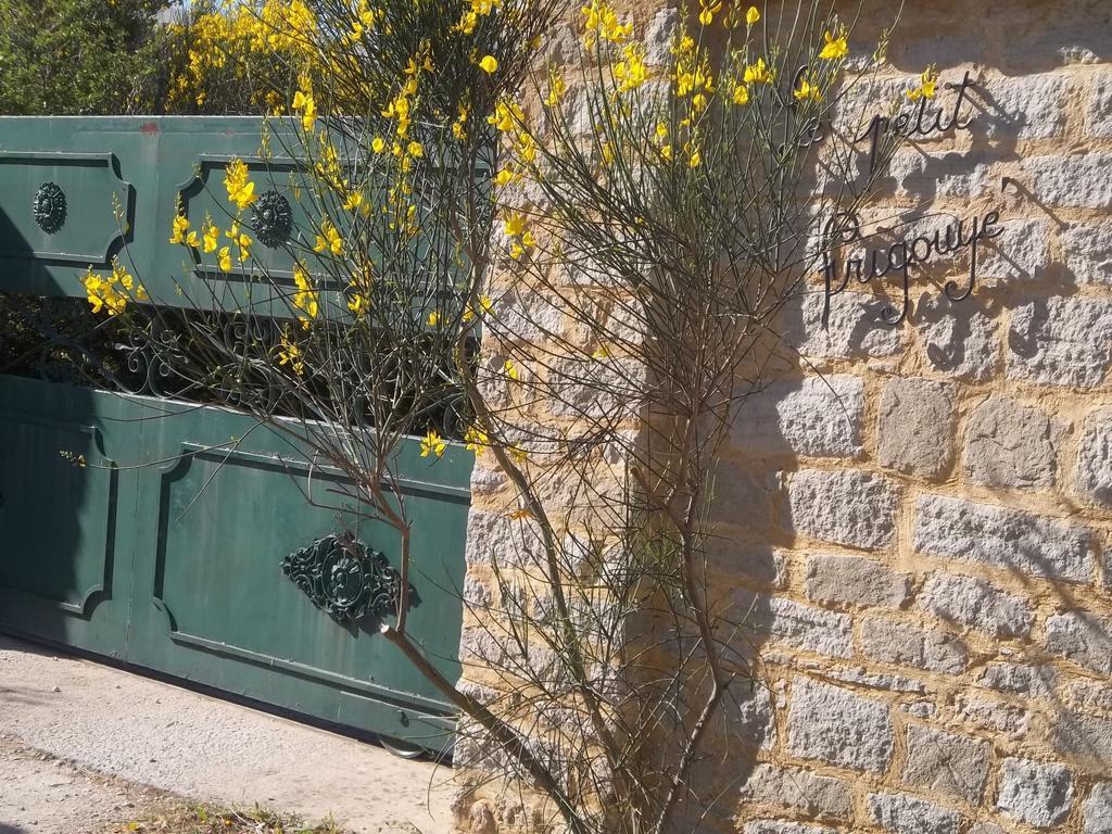 B&B Le Petit Frigouye Рошфор-дю-Гар Экстерьер фото
