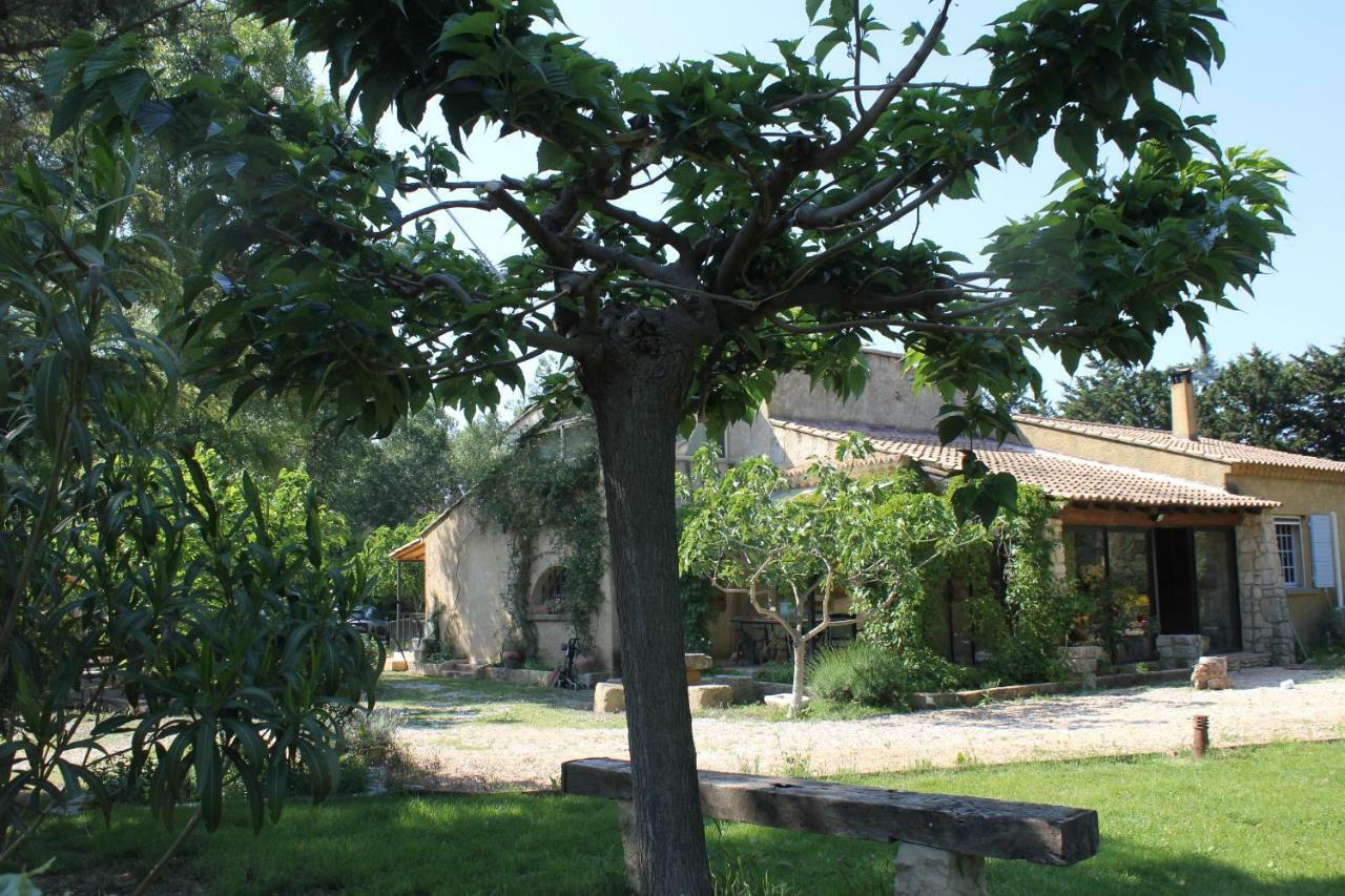 B&B Le Petit Frigouye Рошфор-дю-Гар Экстерьер фото